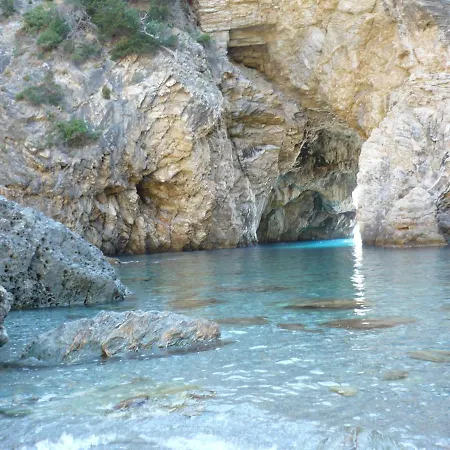 Zeytinada Ve Goezleme 旅馆