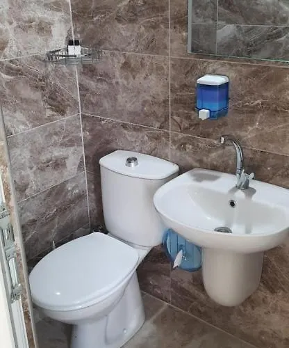 Vandrarhem Zeytinada Ve Goezleme *