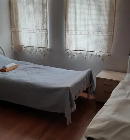 Zeytinada Ve Goezleme Vandrerhjem Guneykoy